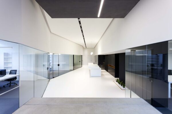 Reception area fostering interaction and movement.