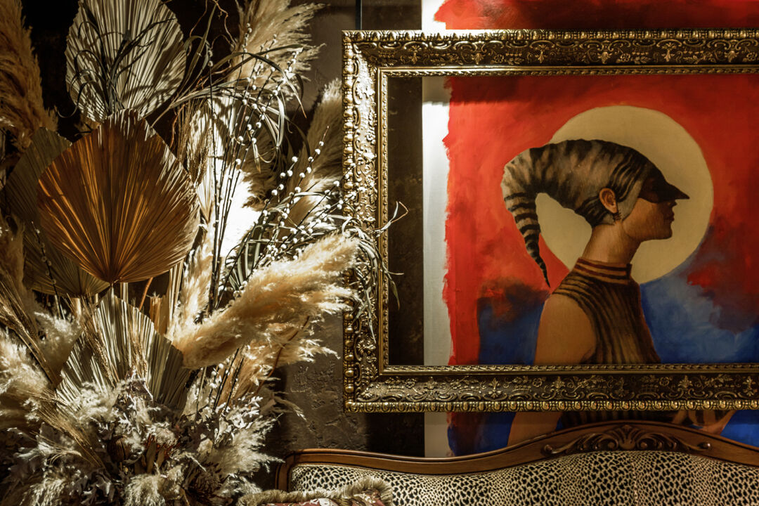 Intimate setting of Angie with vintage elements. Intimate setting of Angie with vintage elements.