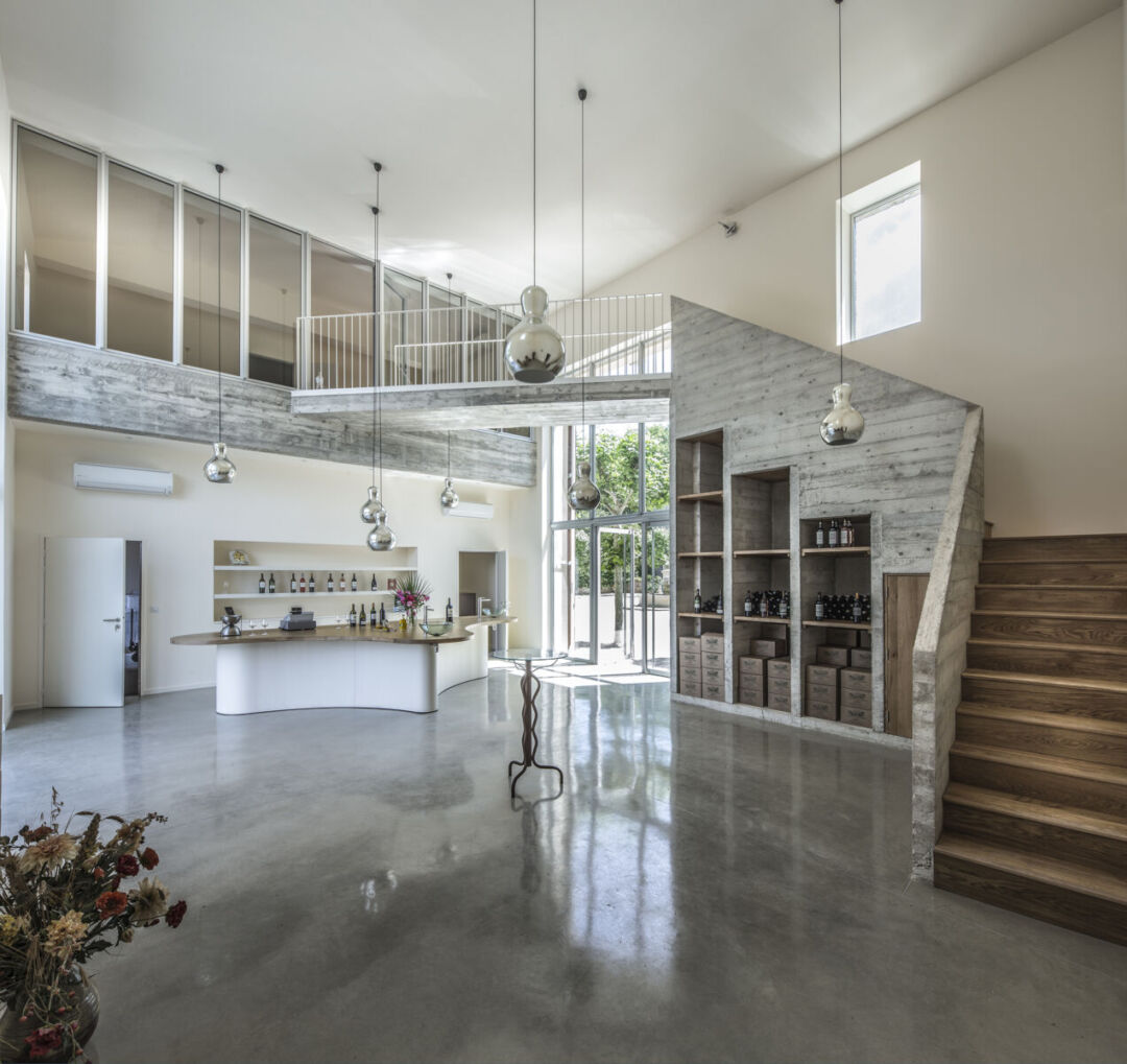 Stunning Wine House blending modern design with tradition. Stunning Wine House blending modern design with tradition.