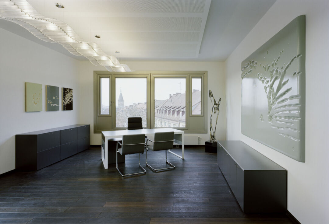 Interior of Notariat Nu00fcrnberg featuring elegant and functional spaces. Interior of Notariat Nu00fcrnberg featuring elegant and functional spaces.