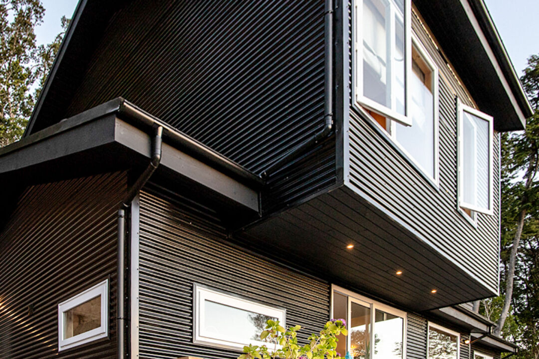 Stunning views of wetlands from the innovative RB – House. Stunning views of wetlands from the innovative RB - House.