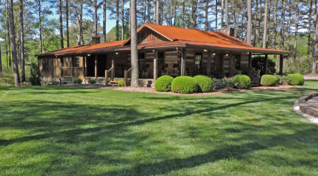 Innovative design blending traditional cabin charm with modern aesthetics. Innovative design blending traditional cabin charm with modern aesthetics.