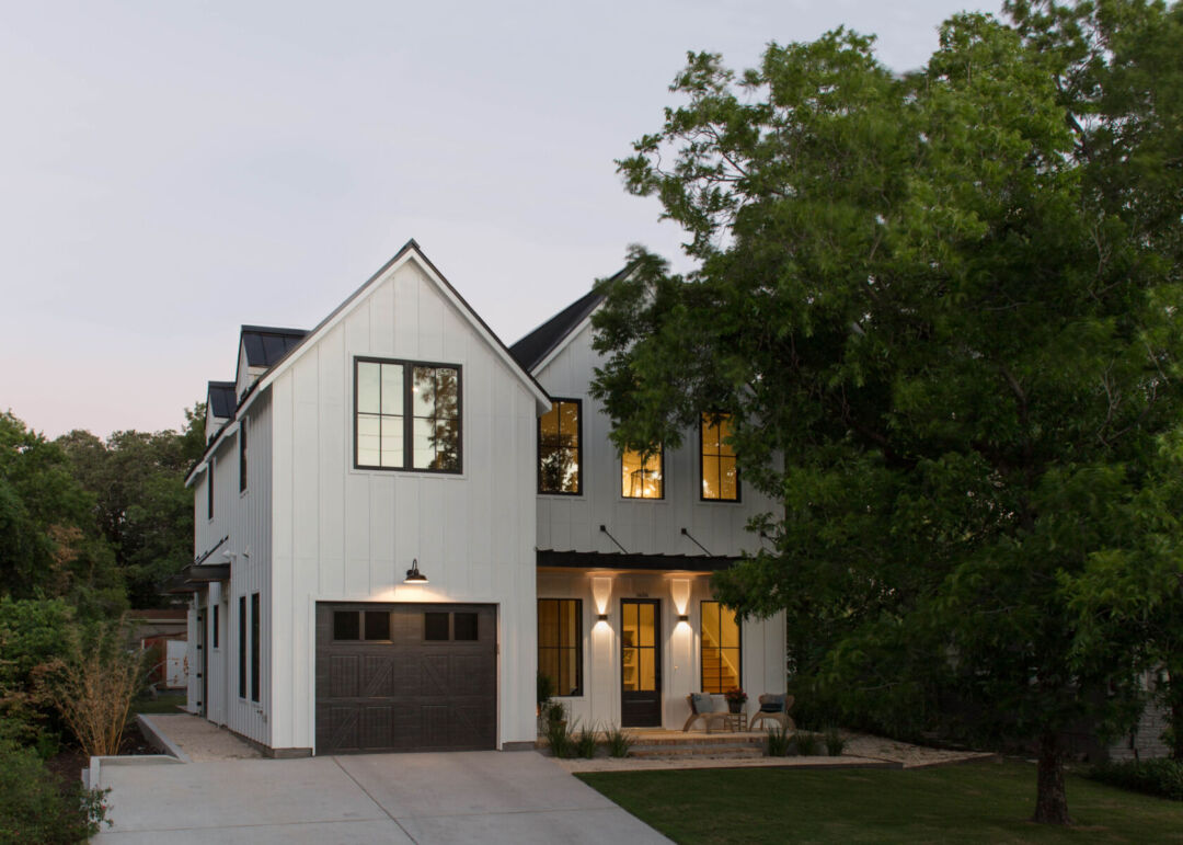 Charming blend of history and modernity in design. Charming blend of history and modernity in design.