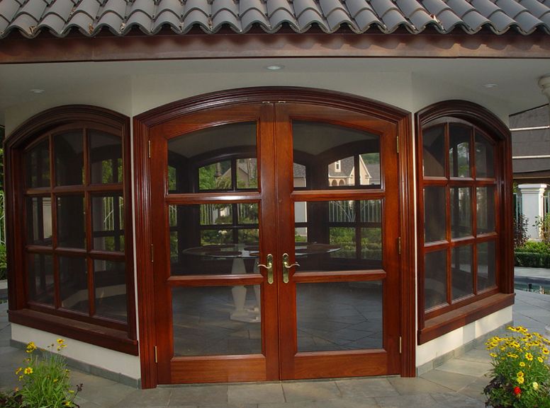 Robust doors with secure locking and sound insulation. Robust doors with secure locking and sound insulation.